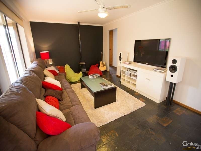 36 Sun Crescent, Happy Valley SA 5159