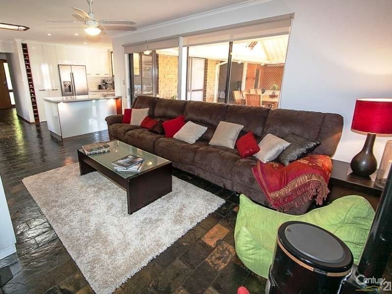 36 Sun Crescent, Happy Valley SA 5159