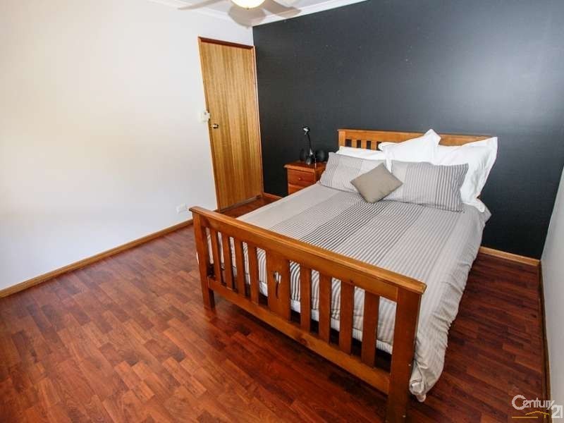 36 Sun Crescent, Happy Valley SA 5159