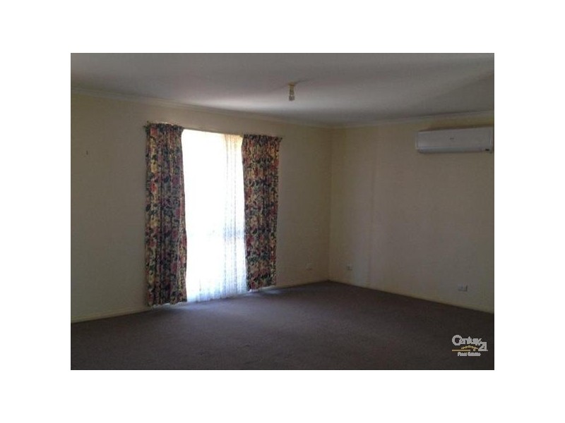 4 Mawson Circuit, Woodcroft SA 5162