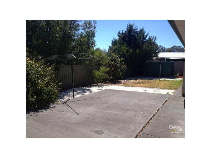 4 Mawson Circuit, Woodcroft SA 5162