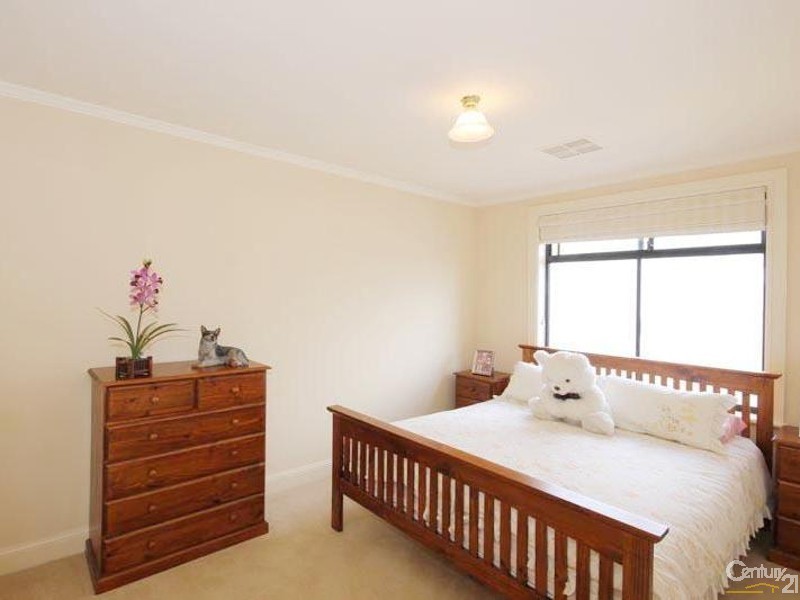 6 Windana Mews, Glandore SA 5037