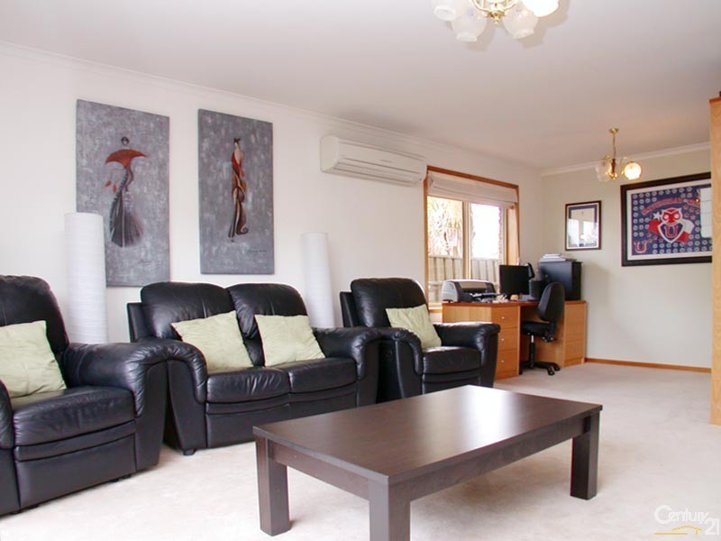 8 Wyman Way, Woodcroft SA 5162
