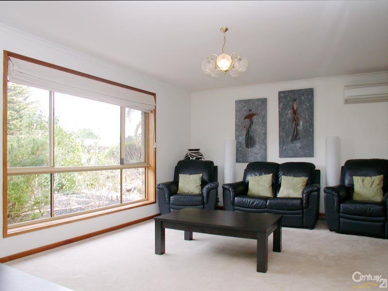 8 Wyman Way, Woodcroft SA 5162