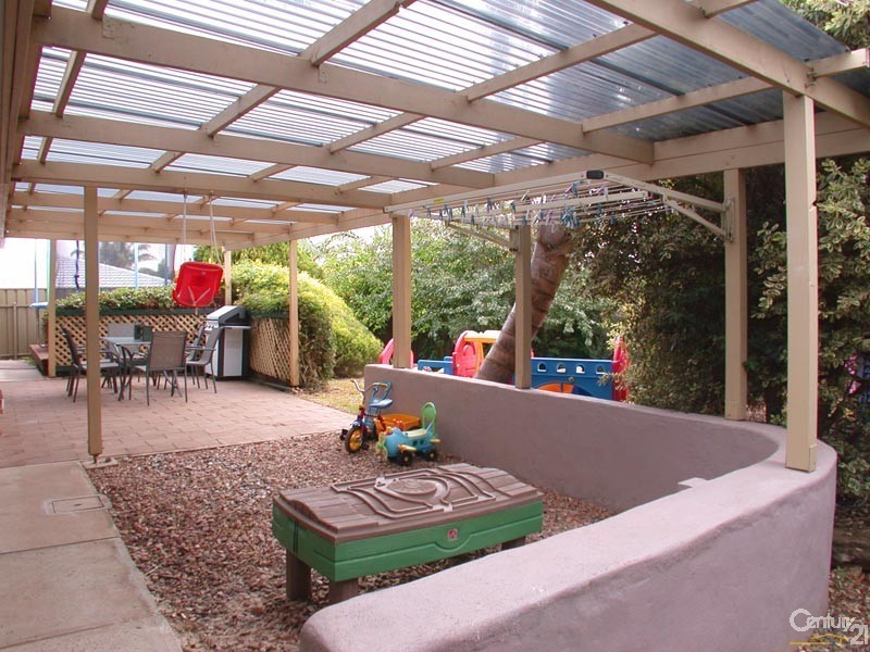 8 Wyman Way, Woodcroft SA 5162