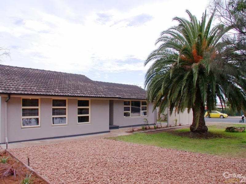 2 Julian Street, Christie Downs SA 5164