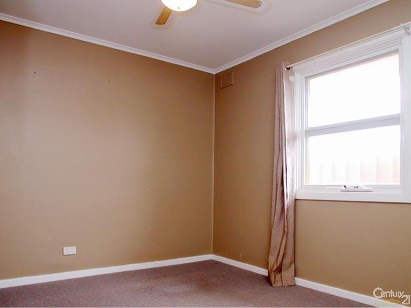 2 Julian Street, Christie Downs SA 5164