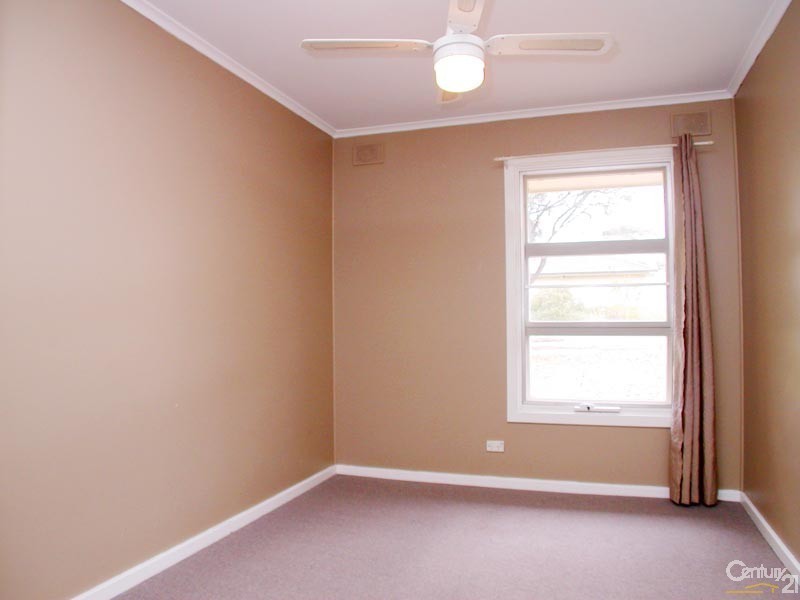 2 Julian Street, Christie Downs SA 5164