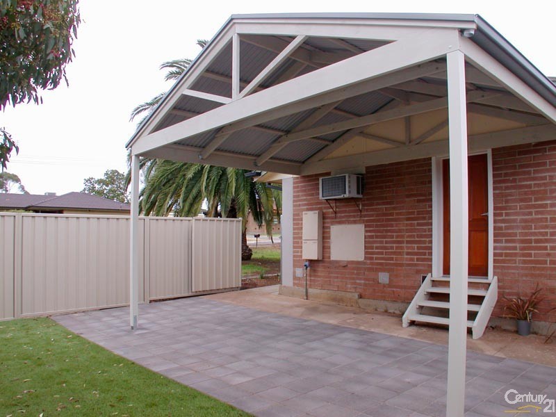 2 Julian Street, Christie Downs SA 5164