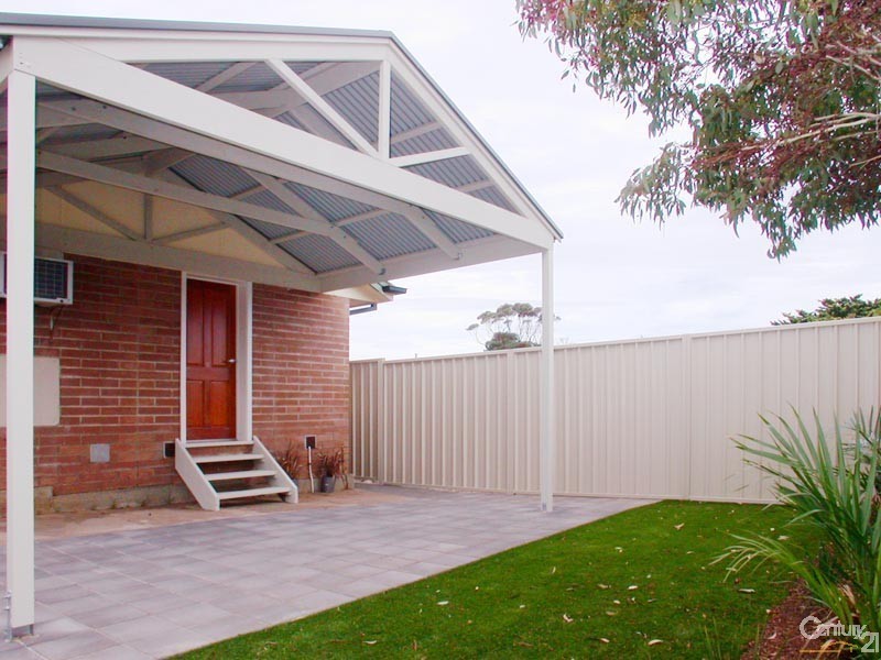 2 Julian Street, Christie Downs SA 5164