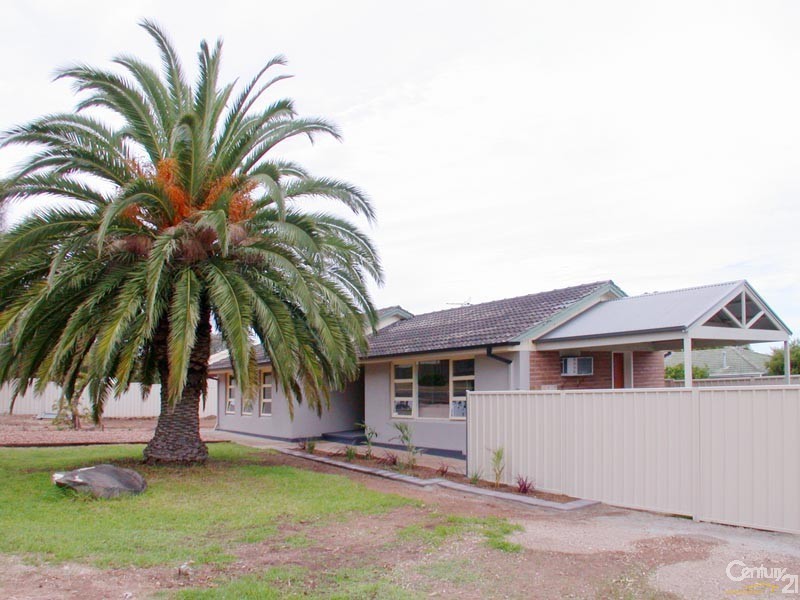 2 Julian Street, Christie Downs SA 5164