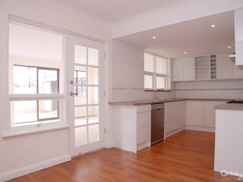 15 Mallen Street, Morphett Vale SA 5162