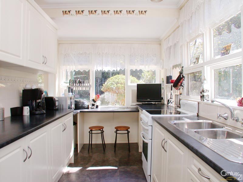 109 Kenihans Road, Happy Valley SA 5159