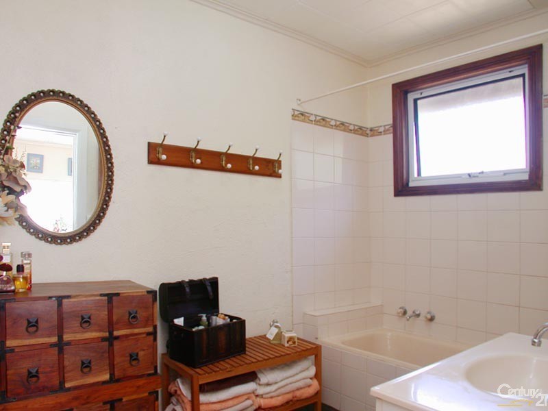 109 Kenihans Road, Happy Valley SA 5159