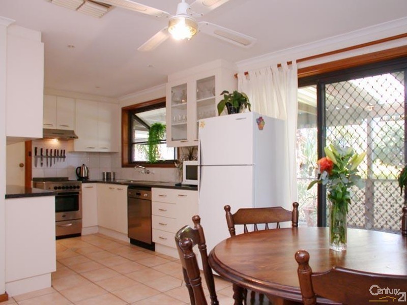 7 Cornwall Court, Woodcroft SA 5162