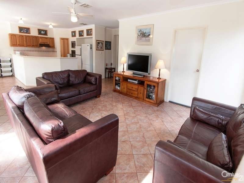 7 Livermead Way, Moana SA 5169
