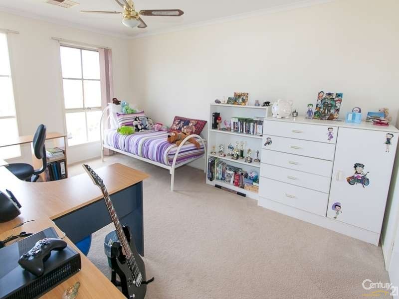 7 Livermead Way, Moana SA 5169