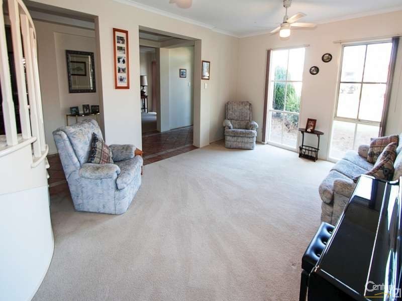 7 Livermead Way, Moana SA 5169