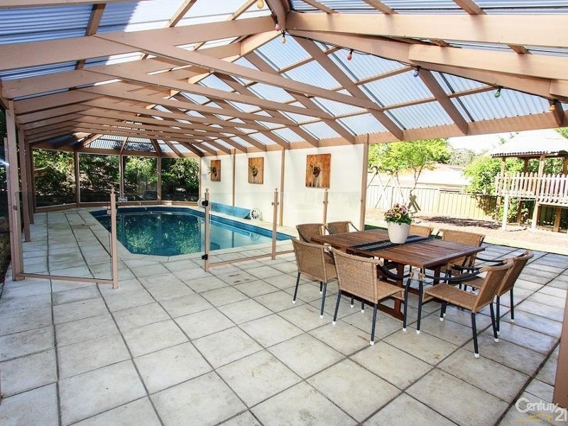 16 The Pines Close, Happy Valley SA 5159