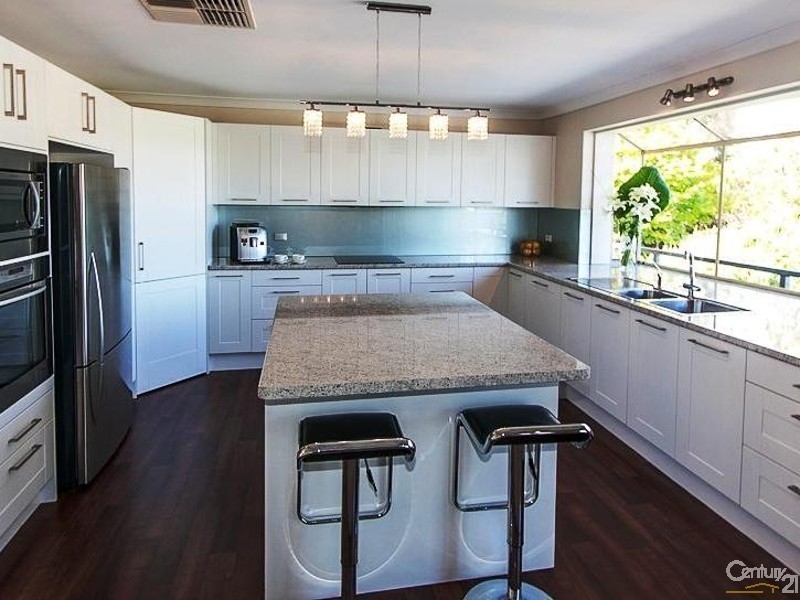 16 The Pines Close, Happy Valley SA 5159