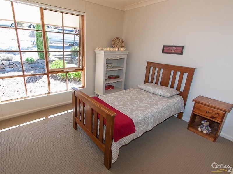 16 The Pines Close, Happy Valley SA 5159