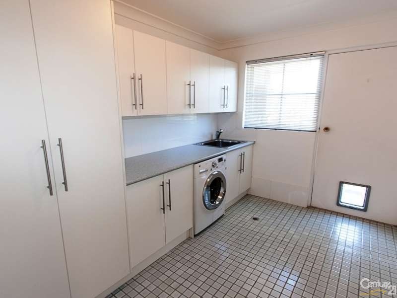 16 The Pines Close, Happy Valley SA 5159