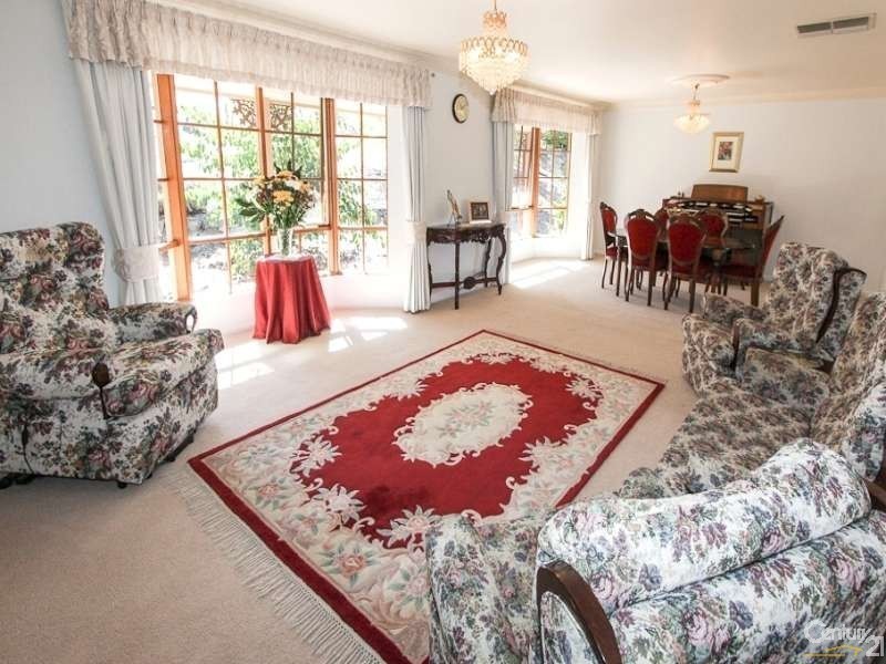 16 The Pines Close, Happy Valley SA 5159