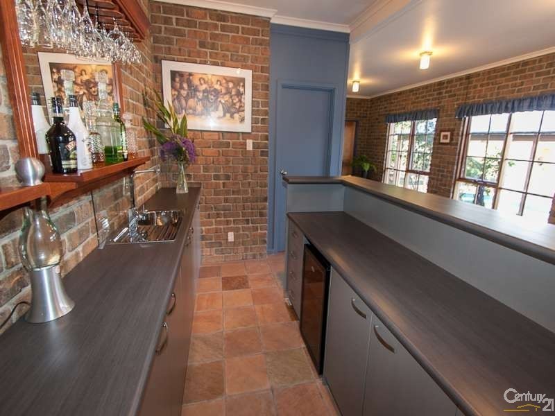 16 The Pines Close, Happy Valley SA 5159