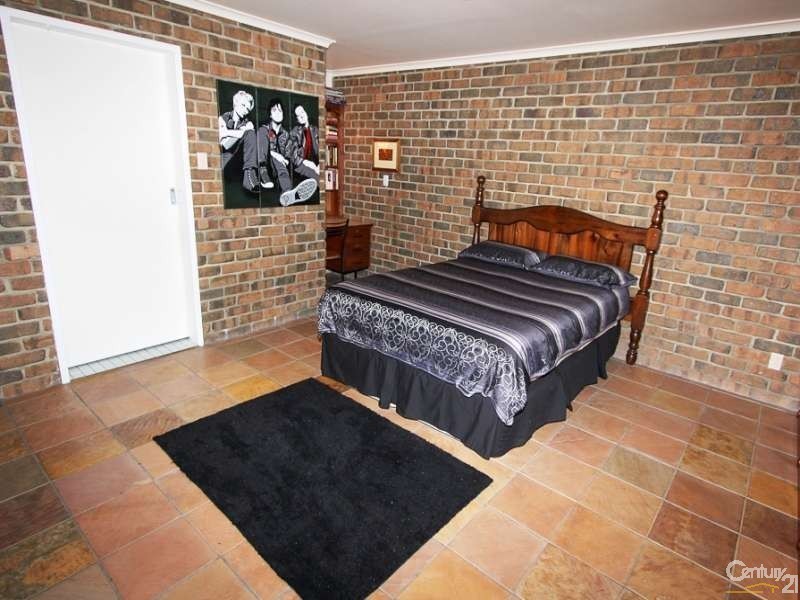 16 The Pines Close, Happy Valley SA 5159