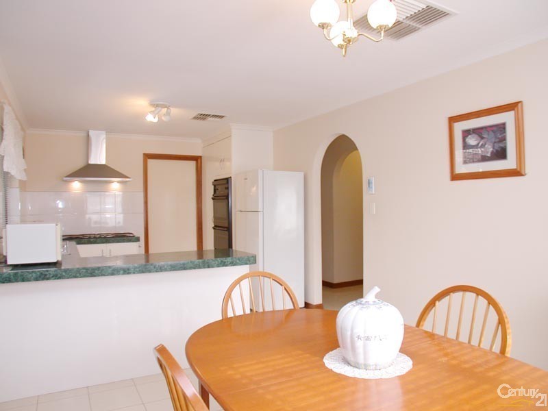 8 Apollo Drive, Hallett Cove SA 5158