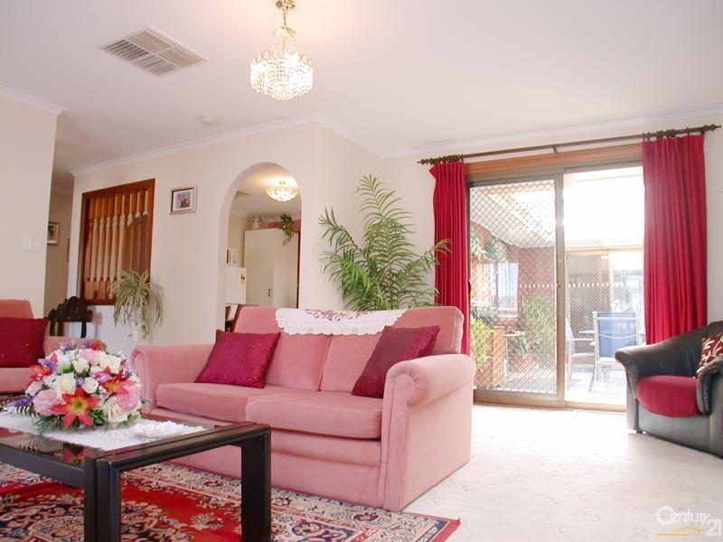 8 Apollo Drive, Hallett Cove SA 5158