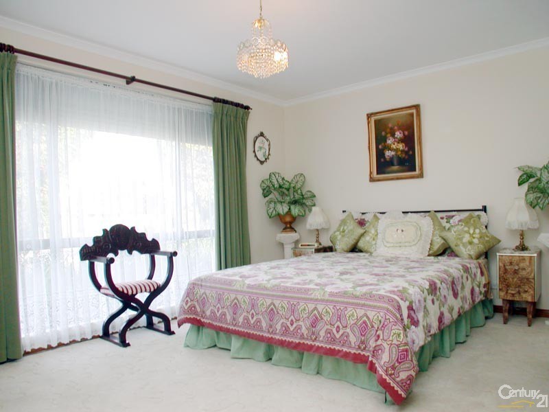 8 Apollo Drive, Hallett Cove SA 5158