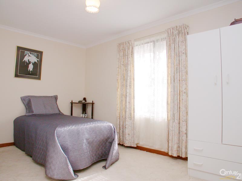 8 Apollo Drive, Hallett Cove SA 5158