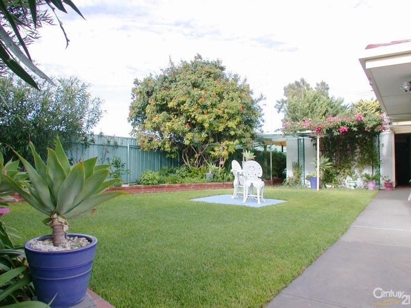 8 Apollo Drive, Hallett Cove SA 5158