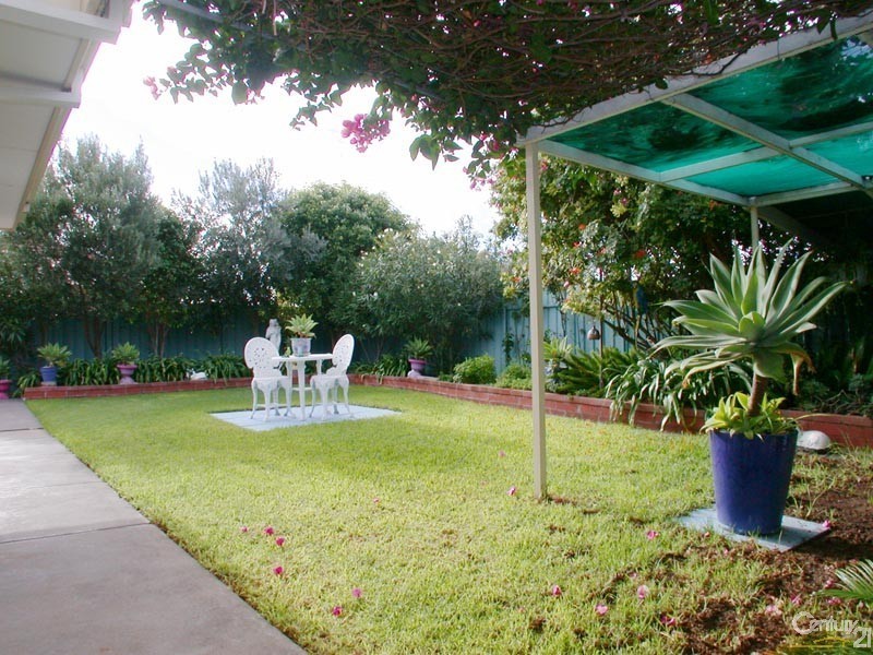 8 Apollo Drive, Hallett Cove SA 5158