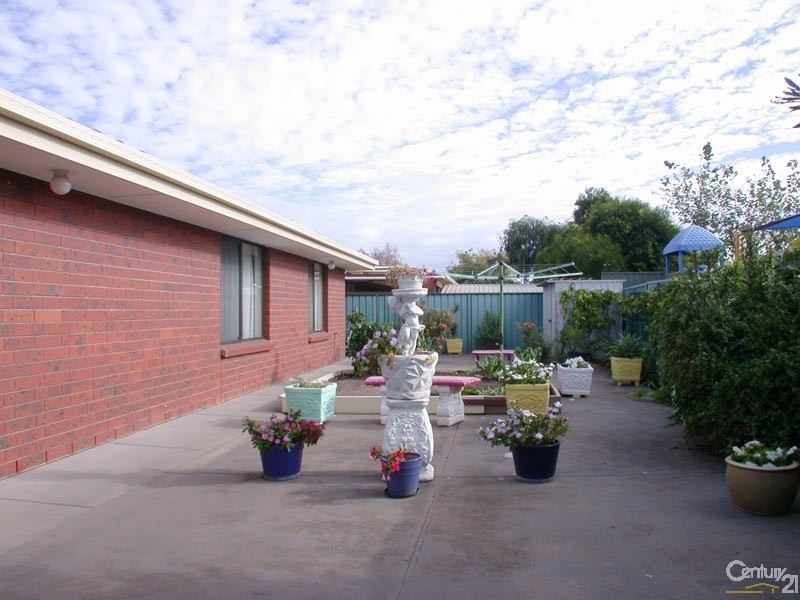 8 Apollo Drive, Hallett Cove SA 5158