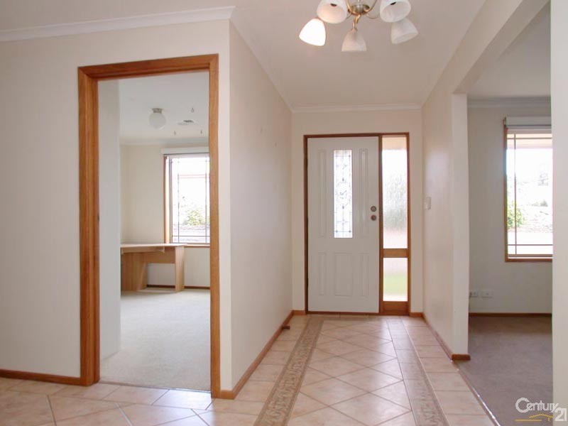 12 Simone Crescent, Morphett Vale SA 5162