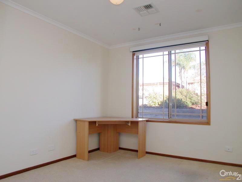 12 Simone Crescent, Morphett Vale SA 5162