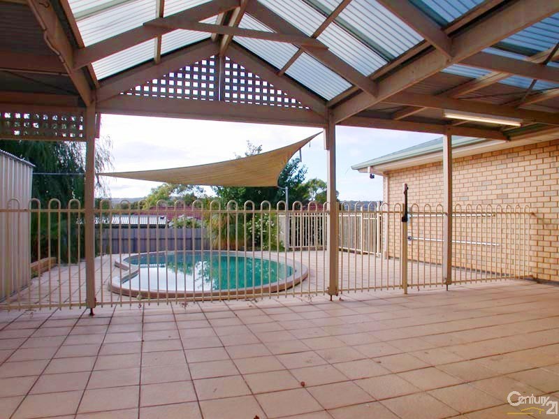 12 Simone Crescent, Morphett Vale SA 5162