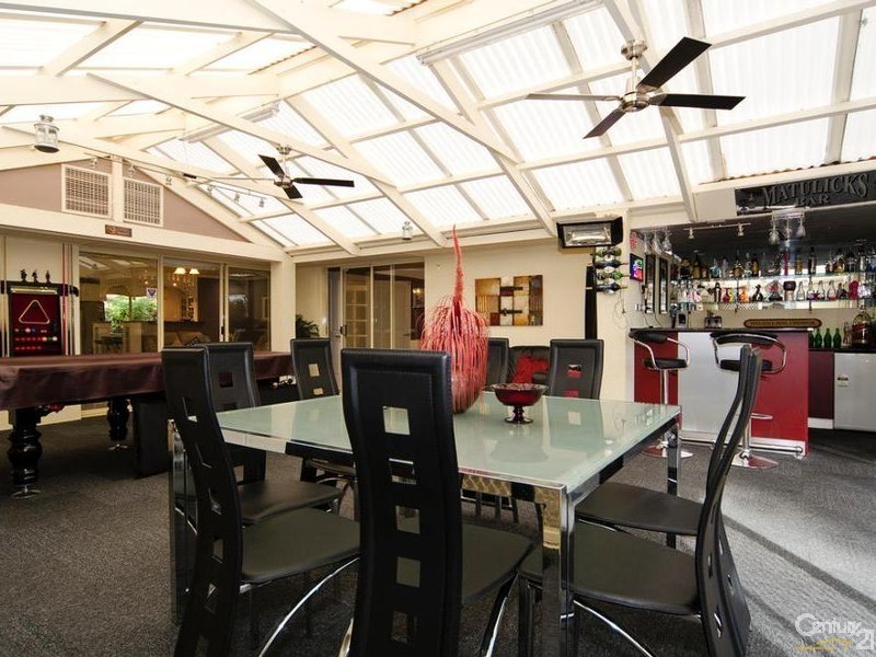 1 Coronet Avenue, Woodcroft SA 5162