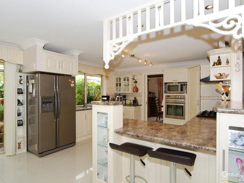 1 Coronet Avenue, Woodcroft SA 5162