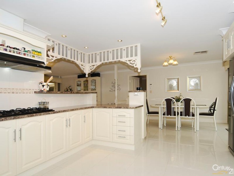 1 Coronet Avenue, Woodcroft SA 5162