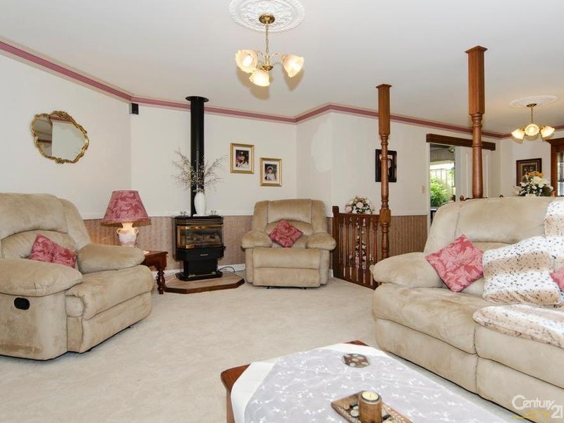 1 Coronet Avenue, Woodcroft SA 5162