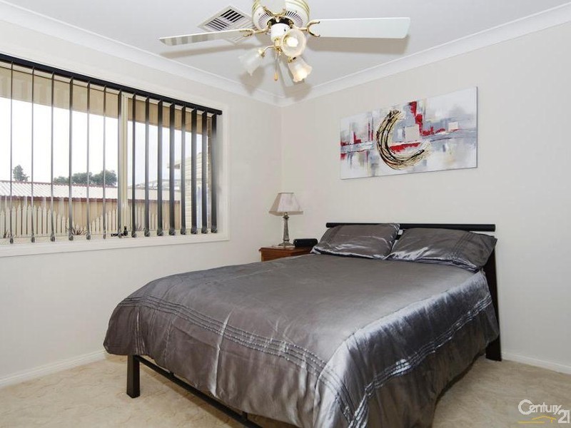 1 Coronet Avenue, Woodcroft SA 5162