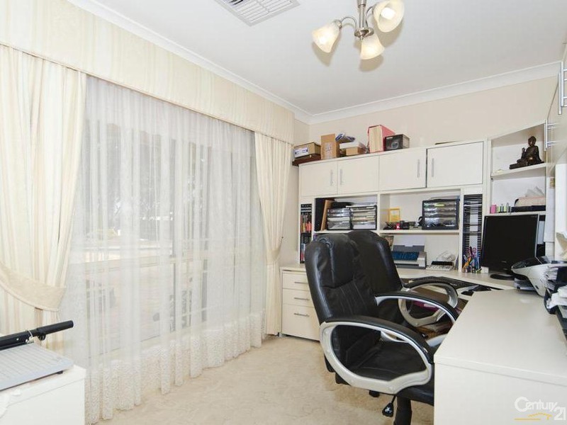 1 Coronet Avenue, Woodcroft SA 5162