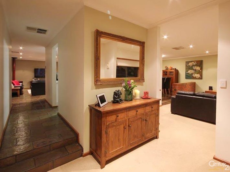 25 Monaro Road, Aberfoyle Park SA 5159