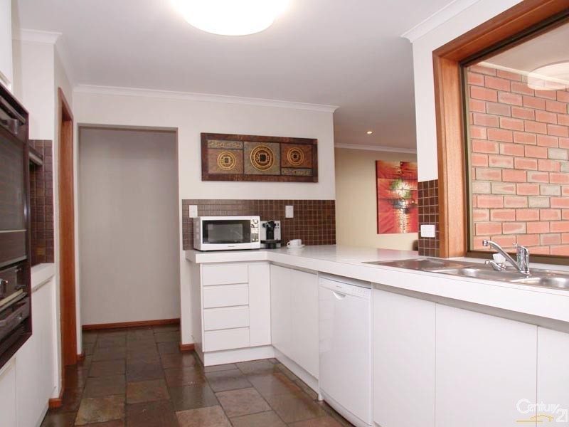 25 Monaro Road, Aberfoyle Park SA 5159