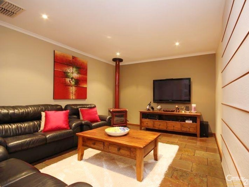 25 Monaro Road, Aberfoyle Park SA 5159