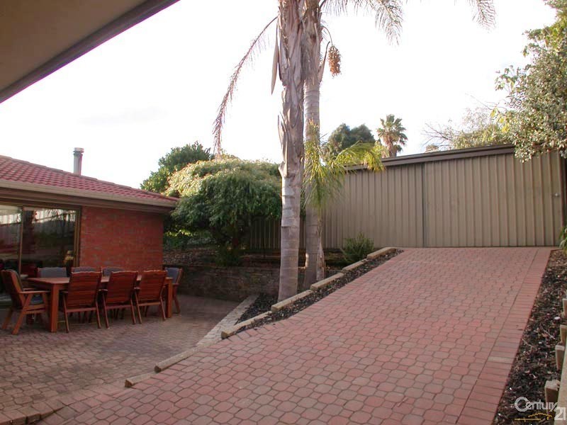 25 Monaro Road, Aberfoyle Park SA 5159