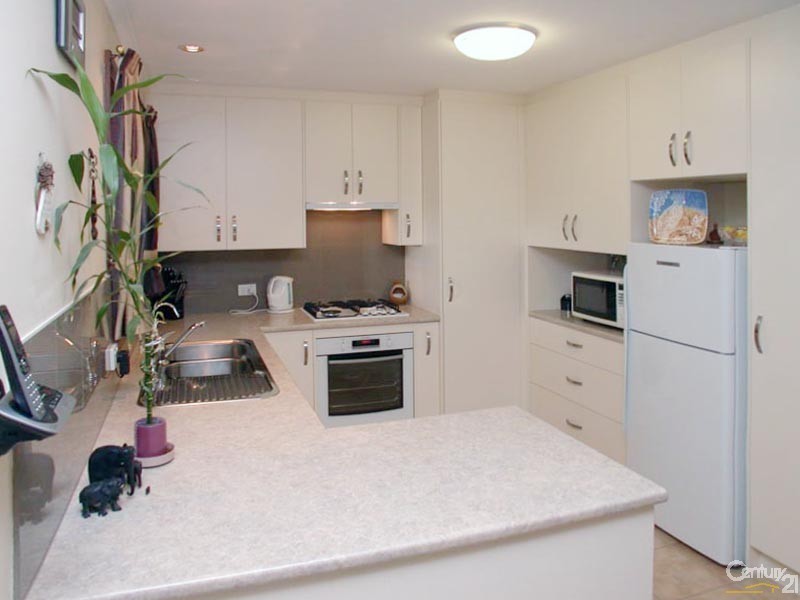 4 Paragon Avenue, Aberfoyle Park SA 5159